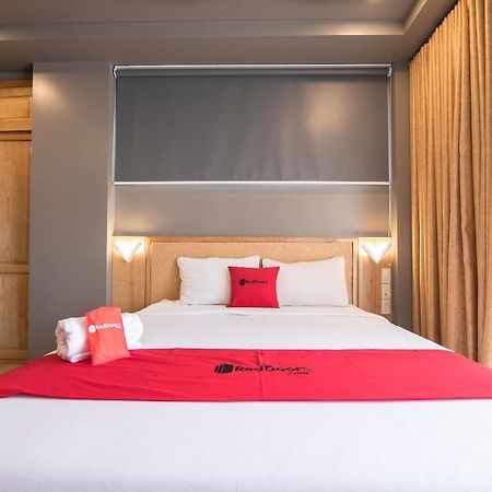 Reddoorz Plus Near Secc Ho Chi Minh City Exterior photo