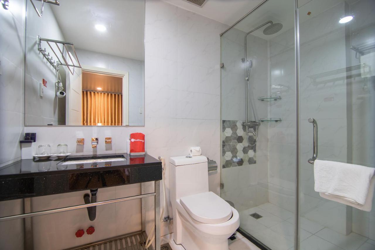 Reddoorz Plus Near Secc Ho Chi Minh City Exterior photo