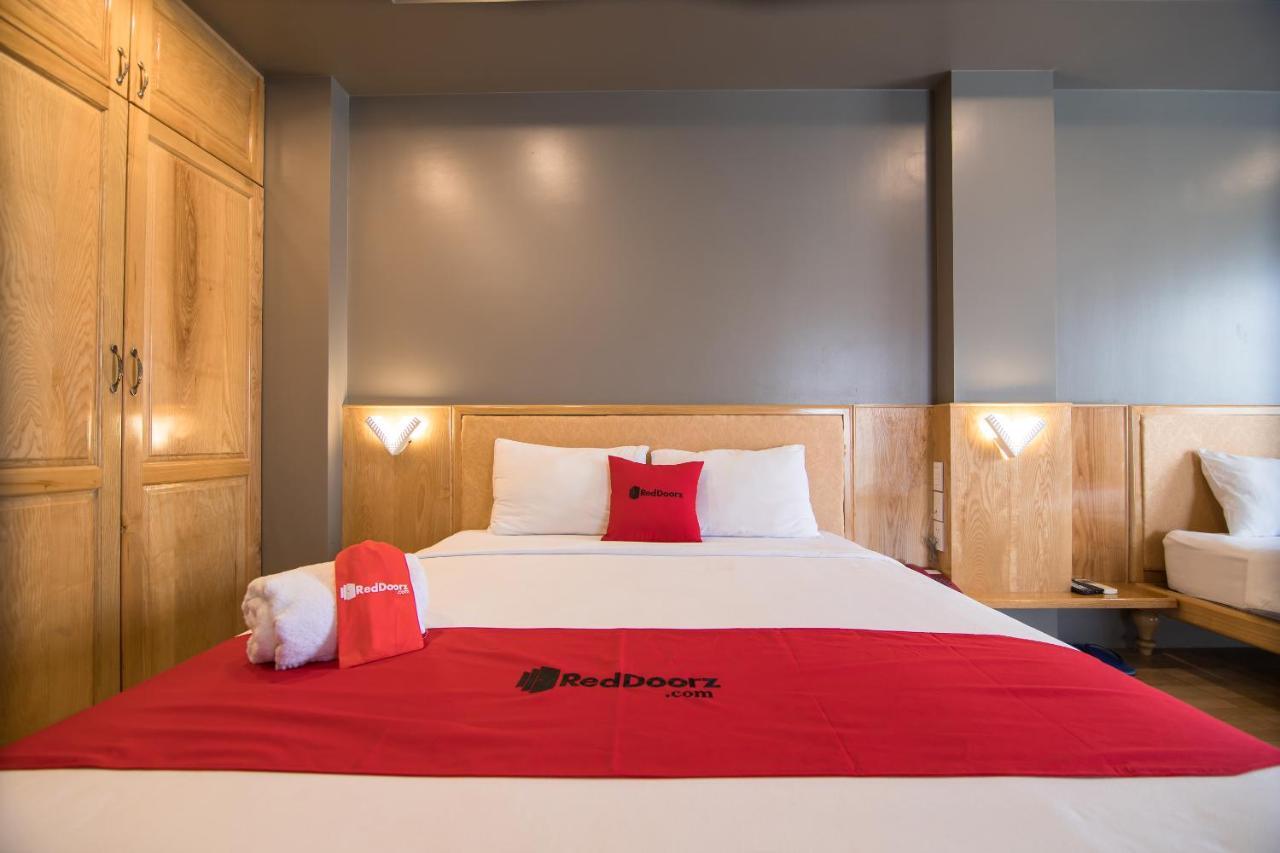 Reddoorz Plus Near Secc Ho Chi Minh City Exterior photo