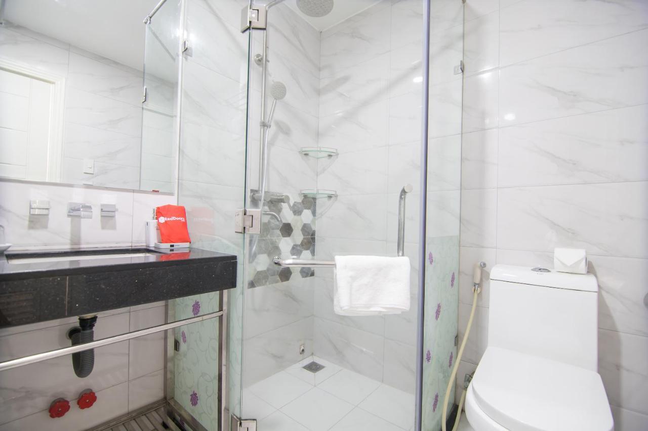 Reddoorz Plus Near Secc Ho Chi Minh City Exterior photo